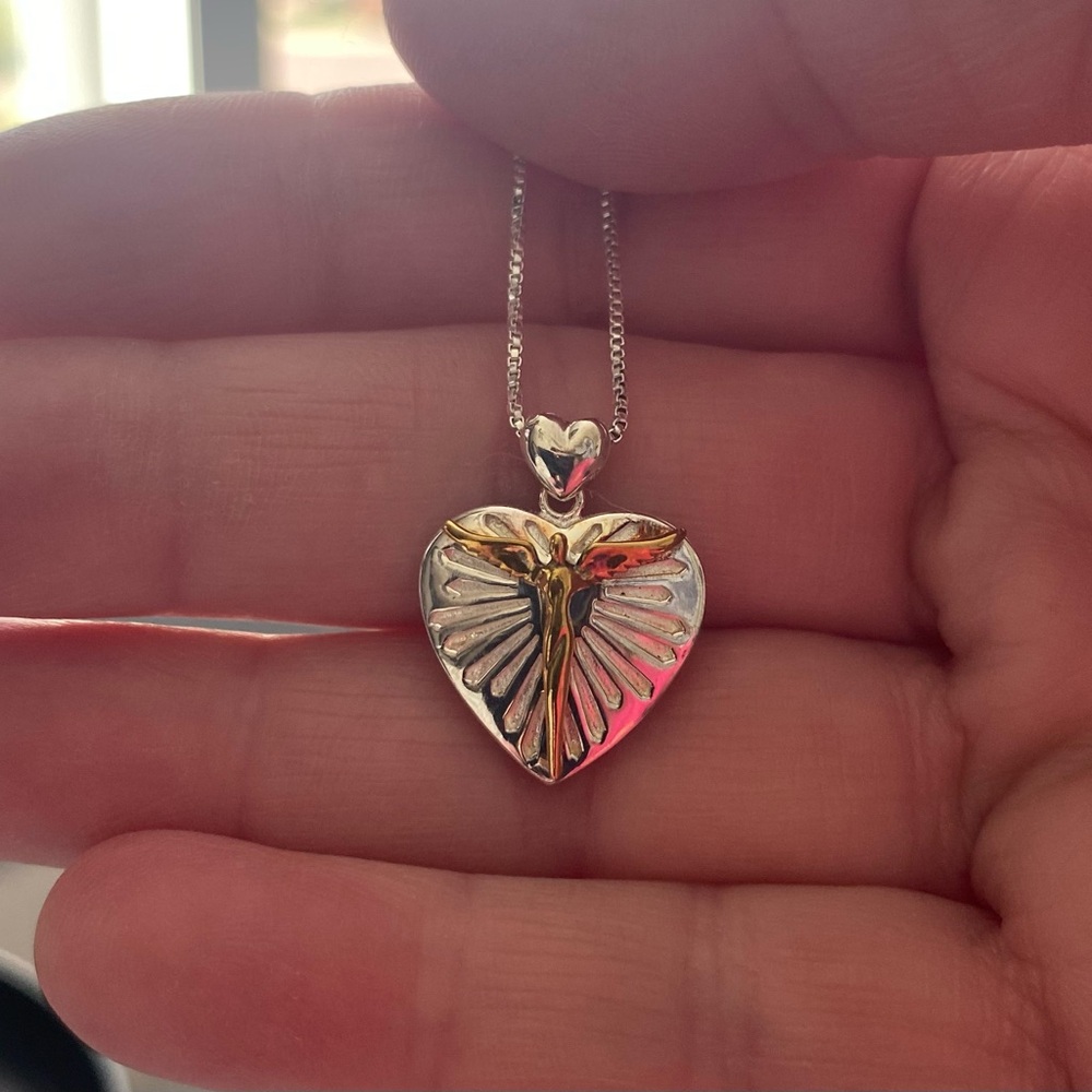 Lavaggi radiant Angel Silver Heart Pendant Necklace. 18” SS chain. Never worn.